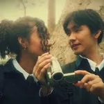 อยู่กับฉันก่อน