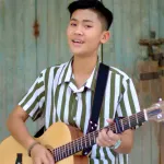 ดวงจันทร์ของใคร ดวงใจของเธอ